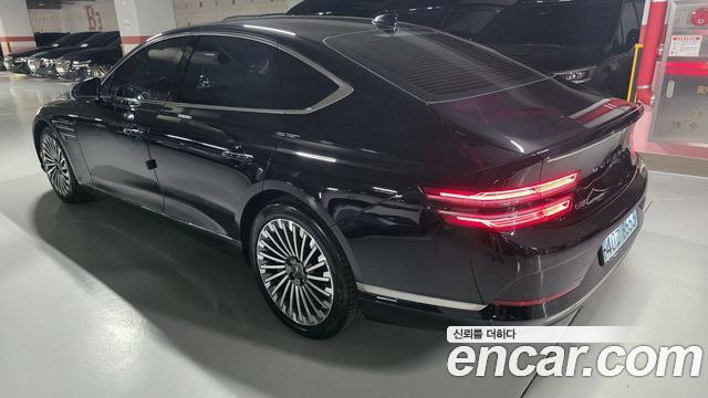 Genesis G80 2022 — photo 2