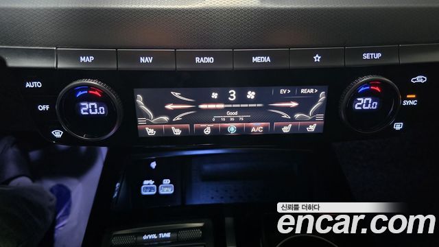 Genesis G80 2022 — photo 13