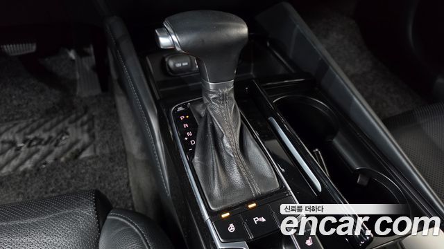 Kia K7 2017 — photo 12