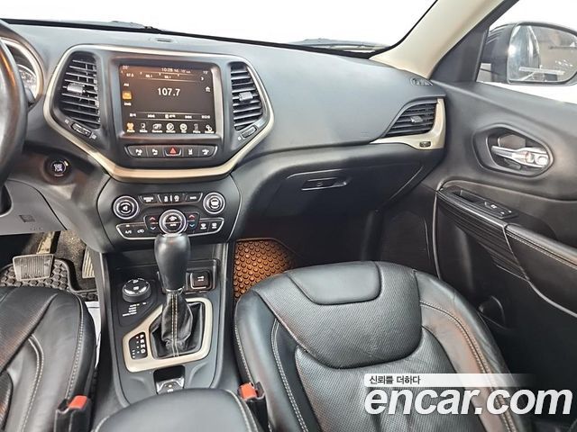 Jeep Cherokee 2015 — photo 11