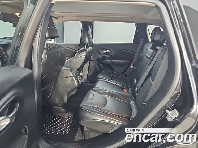 Jeep Cherokee 2015 — photo 12