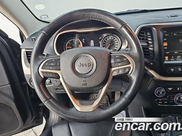 Jeep Cherokee 2015 — photo 18