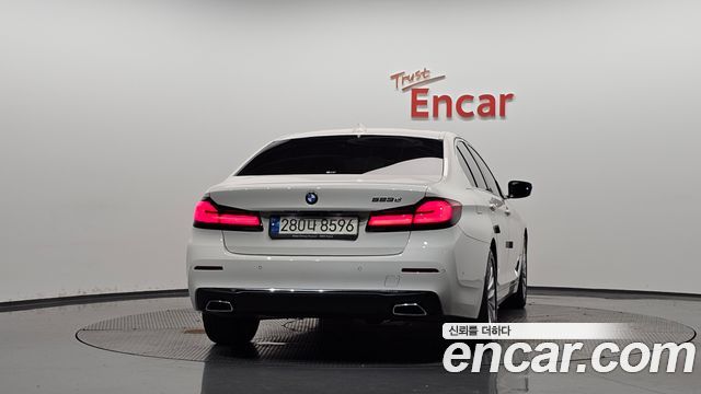 BMW 5-Series 2022 — photo 4