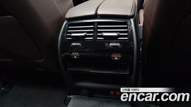 BMW 5-Series 2022 — photo 25