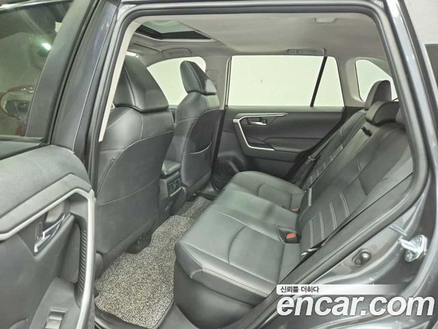 Toyota RAV4 2023 — photo 12