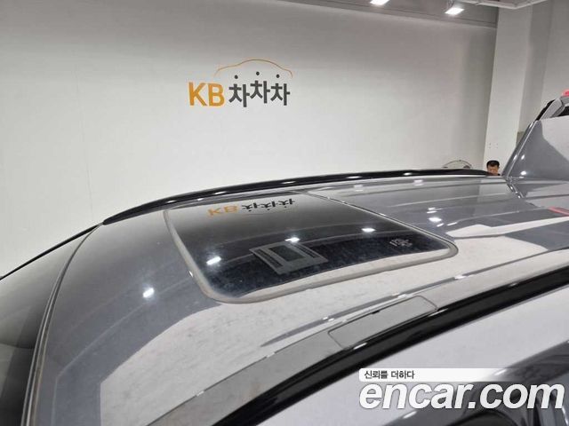 Toyota RAV4 2023 — photo 13