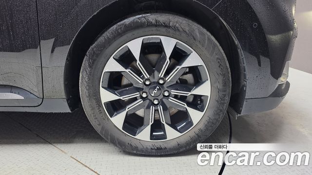 Kia Canival 2023 — photo 7