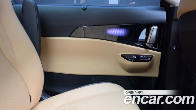 Kia Canival 2023 — photo 15