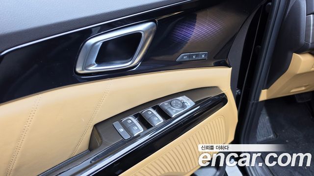 Kia Canival 2023 — photo 33