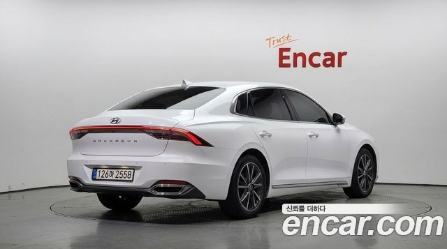 Hyundai Grandeur 2022 — photo 2