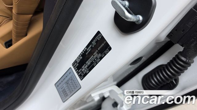 Genesis GV80 2023 — photo 36