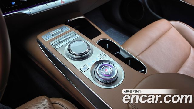 Genesis GV70 2022 — photo 12