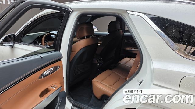 Genesis GV70 2022 — photo 18