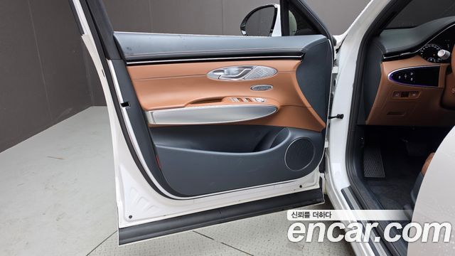 Genesis GV70 2022 — photo 14