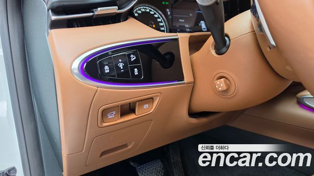 Genesis GV70 2022 — photo 27