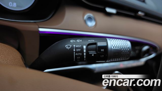 Genesis GV70 2022 — photo 28