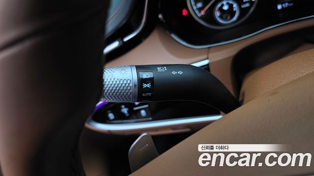 Genesis GV70 2022 — photo 29