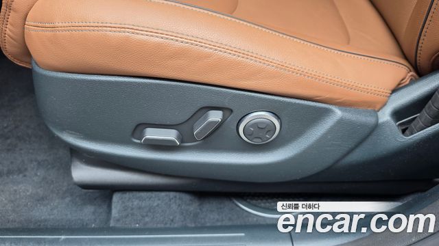 Genesis GV70 2022 — photo 31