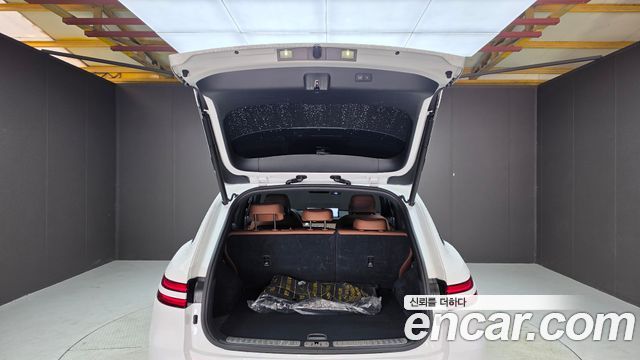 Genesis GV70 2022 — photo 35