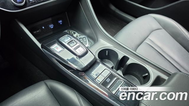 Hyundai Sonata 2022 — photo 12