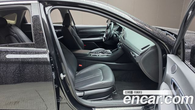 Hyundai Sonata 2022 — photo 17