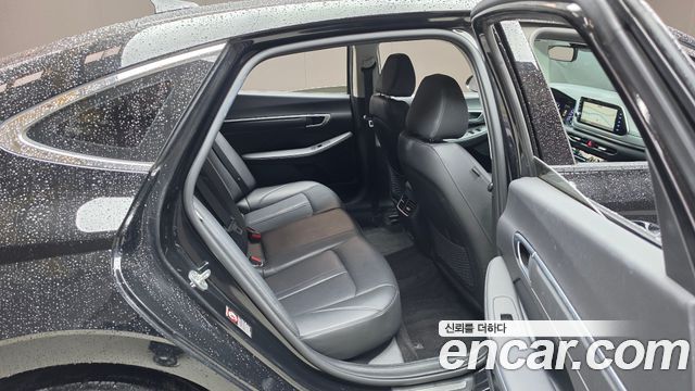 Hyundai Sonata 2022 — photo 18