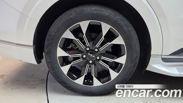 Kia Canival 2023 — photo 5
