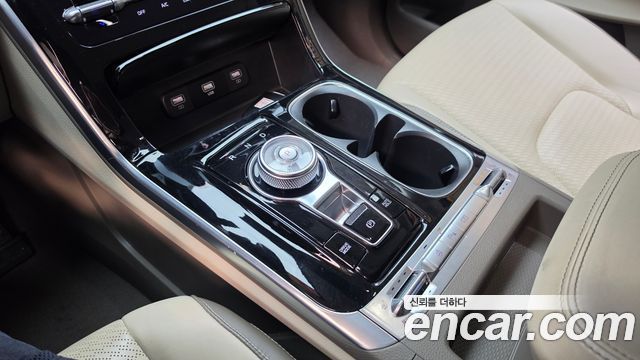 Kia Canival 2023 — photo 12
