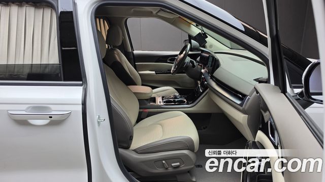 Kia Canival 2023 — photo 18