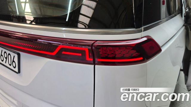 Kia Canival 2023 — photo 9