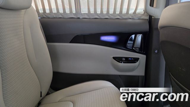 Kia Canival 2023 — photo 15