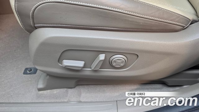 Kia Canival 2023 — photo 32
