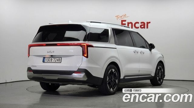 Kia Canival 2024 — photo 2