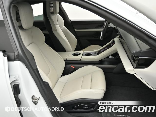 Porsche Taycan 2021 — photo 10