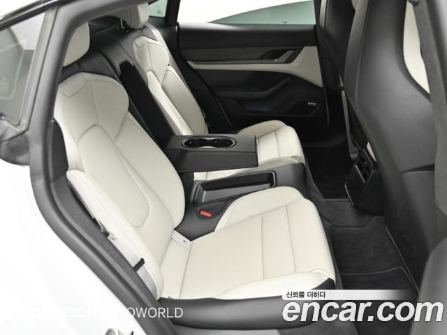Porsche Taycan 2021 — photo 12