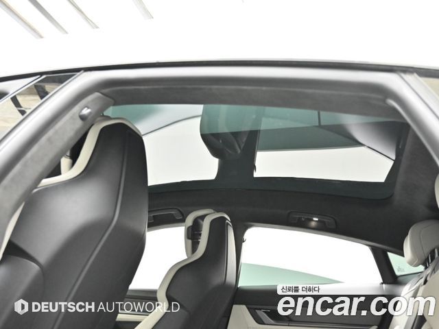 Porsche Taycan 2021 — photo 18