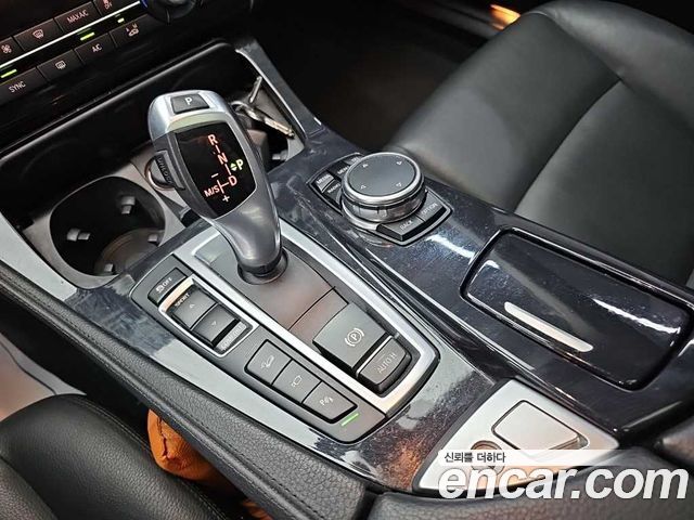 BMW 5-Series 2016 — photo 8