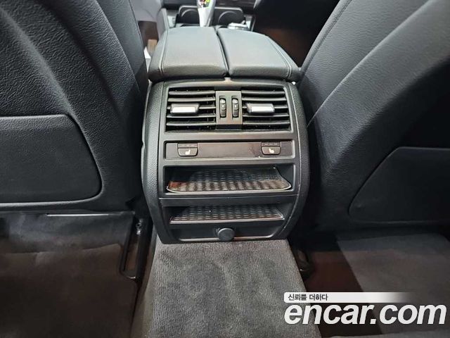 BMW 5-Series 2016 — photo 13