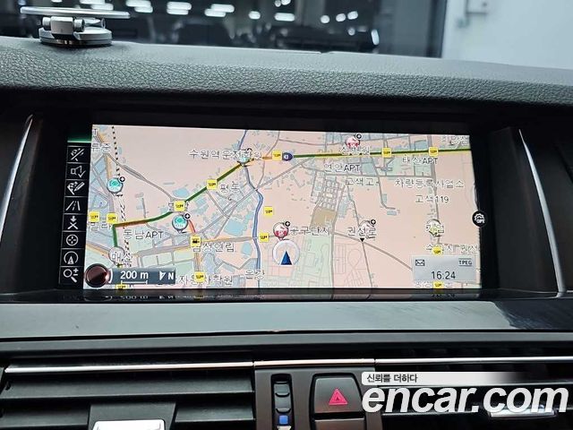 BMW 5-Series 2016 — photo 15