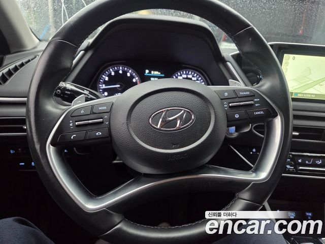 Hyundai Sonata 2022 — photo 11