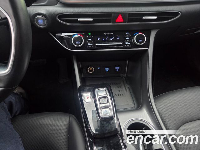 Hyundai Sonata 2022 — photo 13