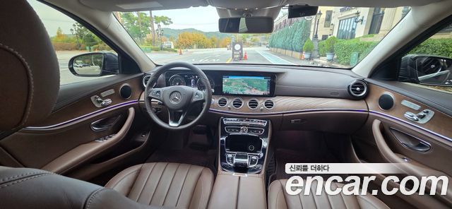 Mercedes-Benz E-Class 2017 — photo 7