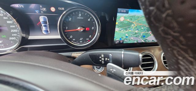 Mercedes-Benz E-Class 2017 — photo 9