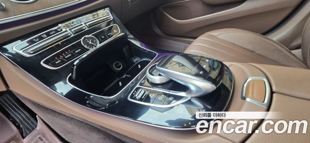 Mercedes-Benz E-Class 2017 — photo 20
