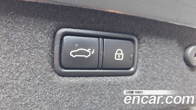 Genesis G70 2019 — photo 22