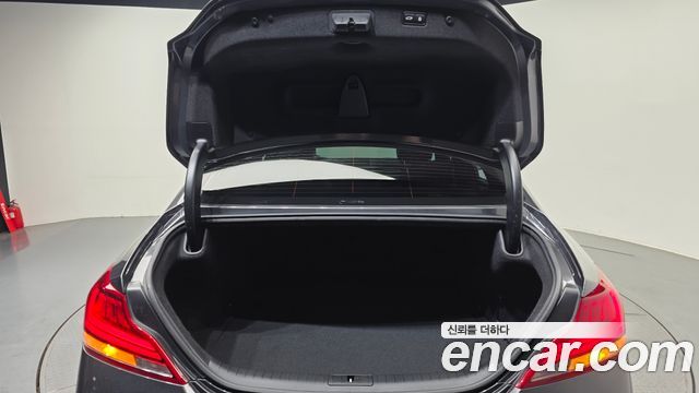 Genesis G70 2019 — photo 23