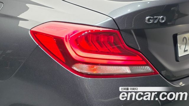 Genesis G70 2019 — photo 9