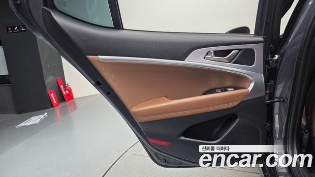 Genesis G70 2019 — photo 15