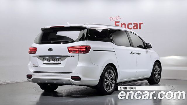 Kia Canival 2019 — photo 2
