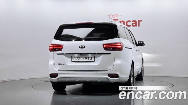 Kia Canival 2019 — photo 4